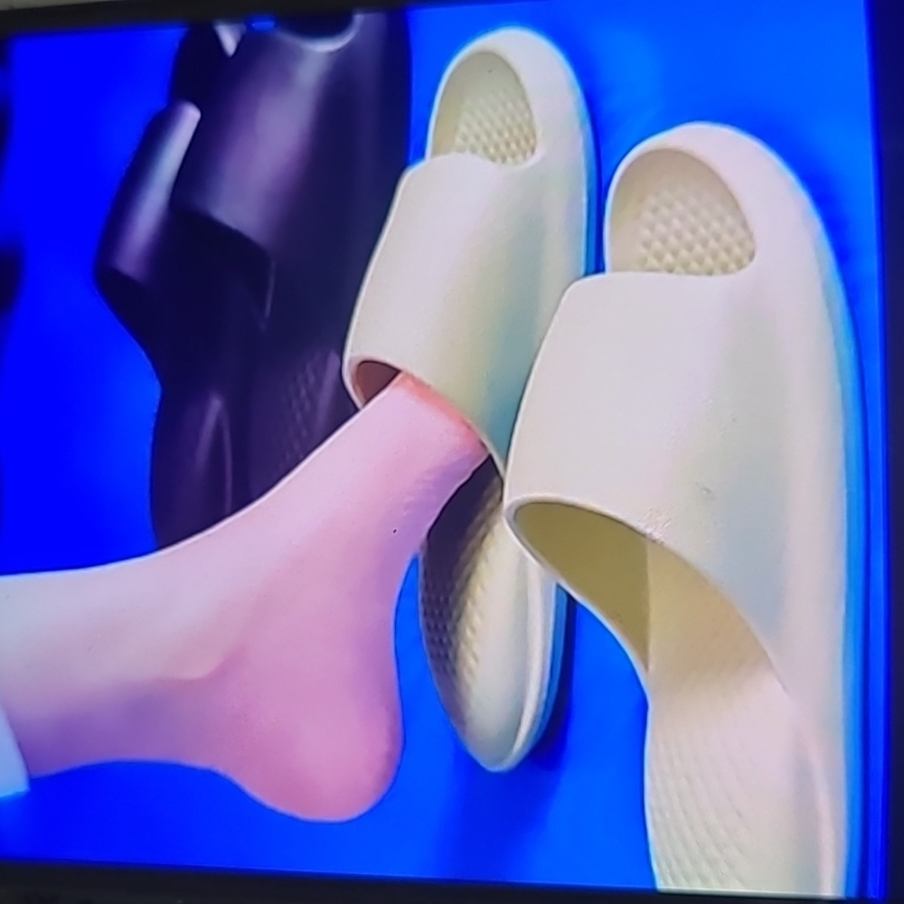 Women's slippers.